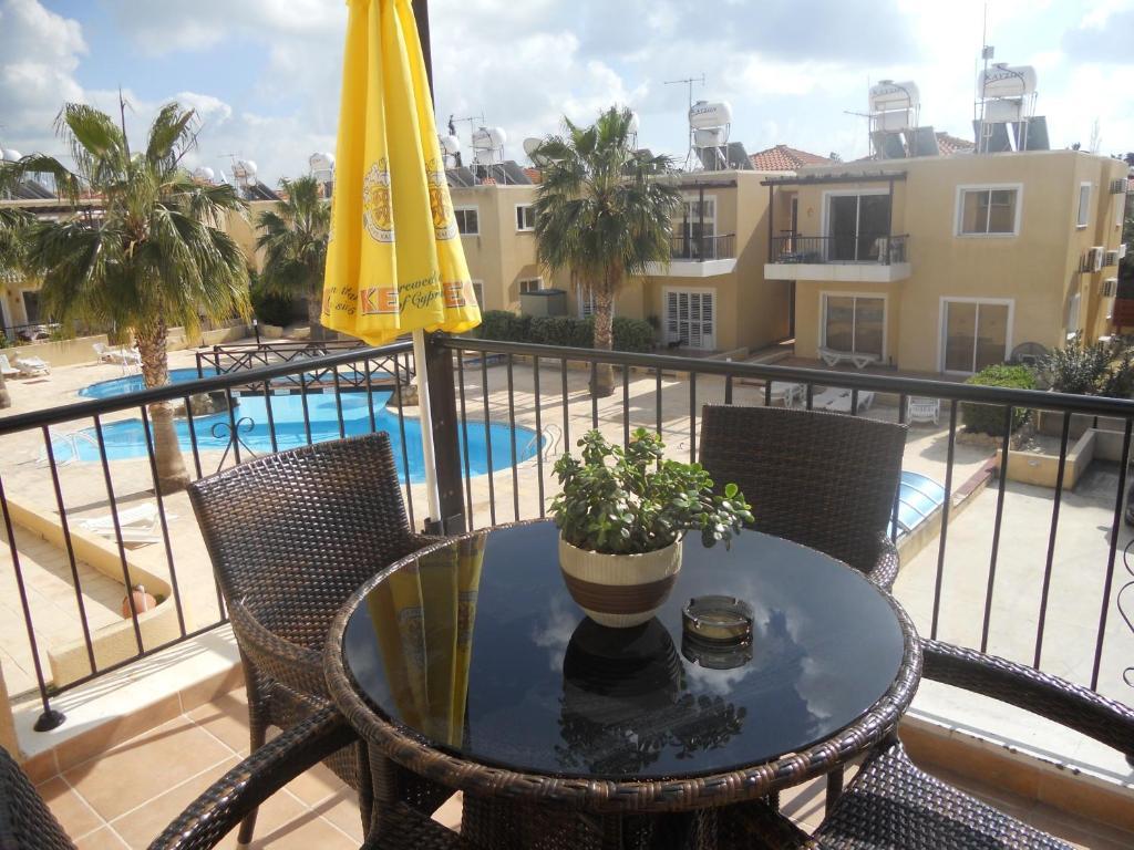 Sirena Sunrise Prestige Apartments Пафос Экстерьер фото