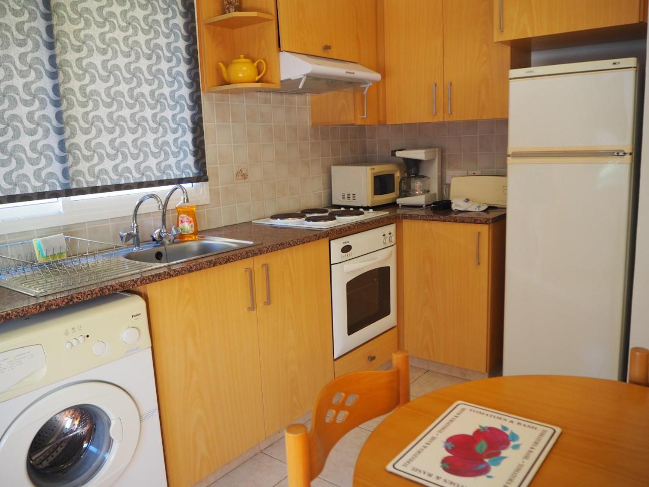 Sirena Sunrise Prestige Apartments Пафос Экстерьер фото